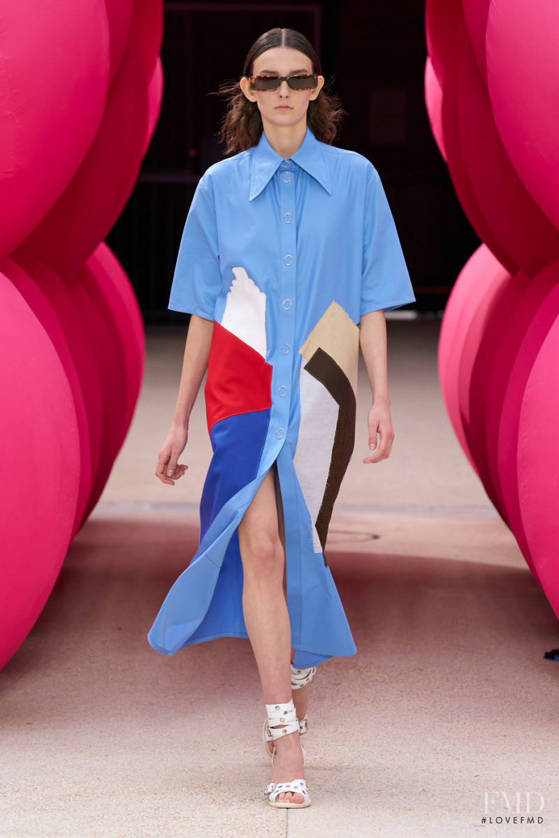 VICTORIA/TOMAS fashion show for Spring/Summer 2022