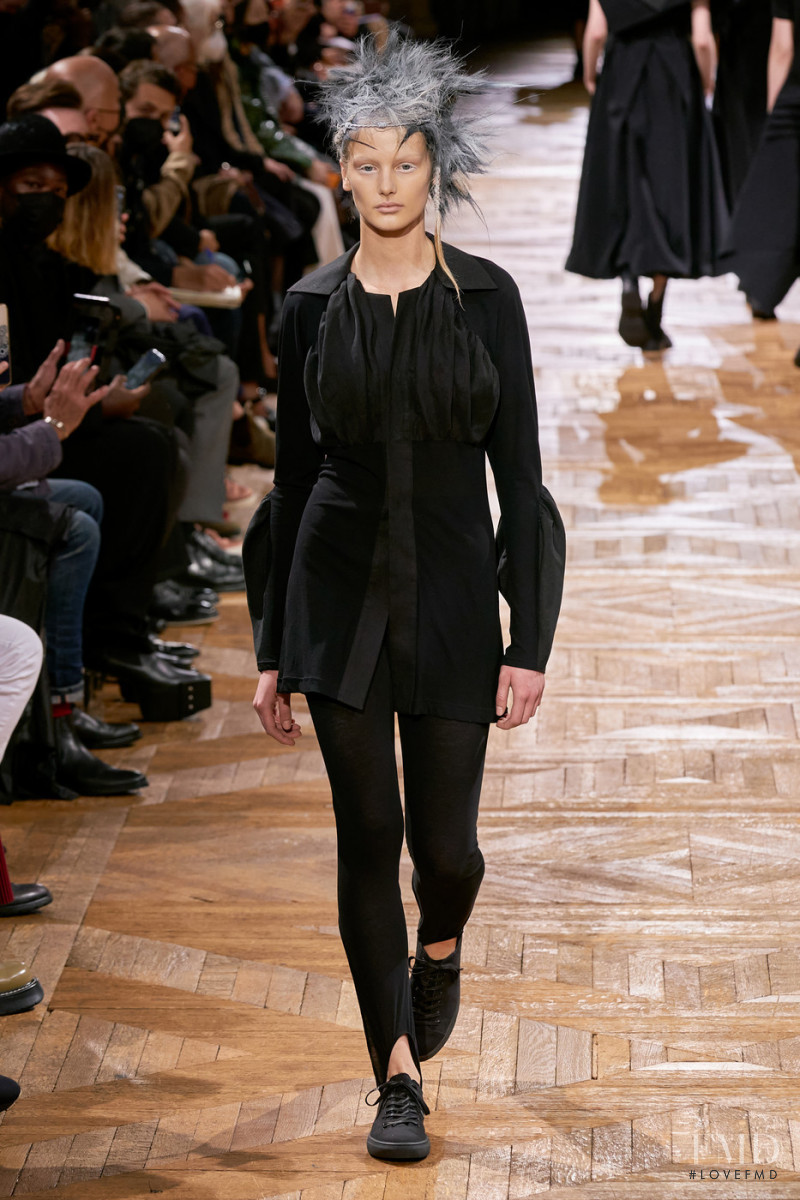 Yohji Yamamoto fashion show for Spring/Summer 2022