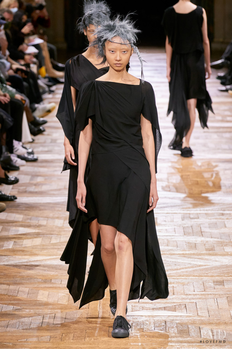 Yohji Yamamoto fashion show for Spring/Summer 2022