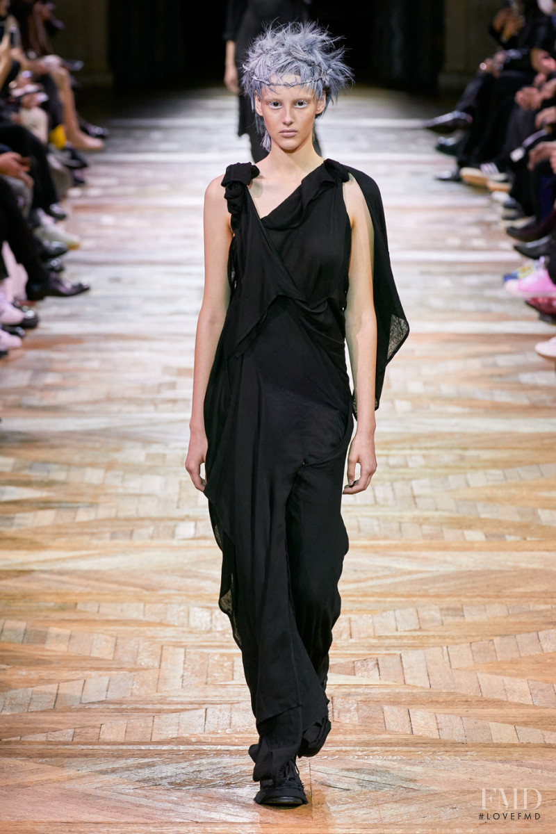 Yohji Yamamoto fashion show for Spring/Summer 2022