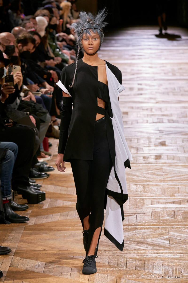 Yohji Yamamoto fashion show for Spring/Summer 2022