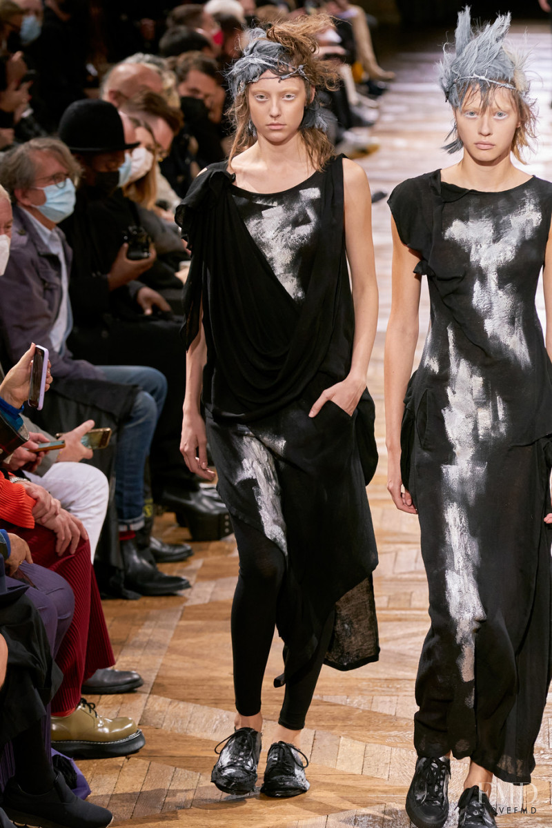 Yohji Yamamoto fashion show for Spring/Summer 2022