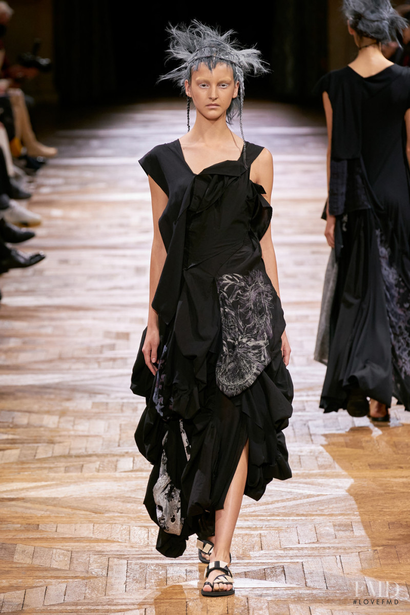 Yohji Yamamoto fashion show for Spring/Summer 2022