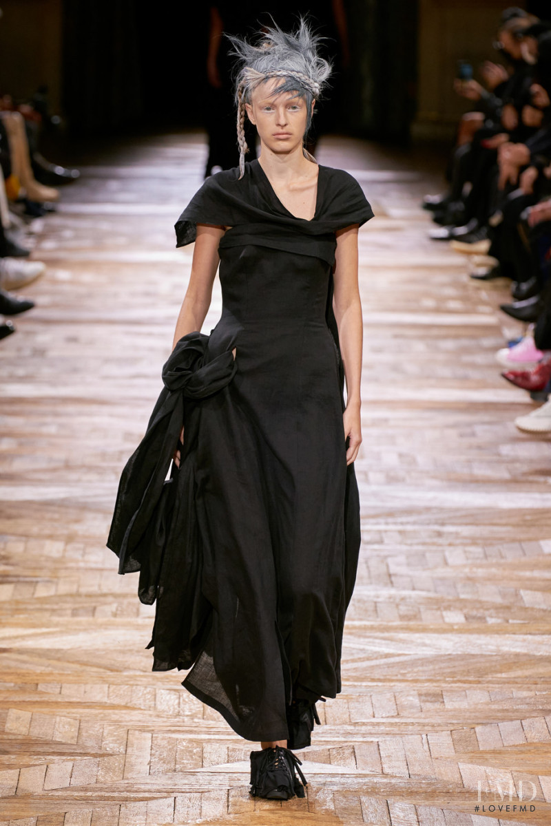 Yohji Yamamoto fashion show for Spring/Summer 2022