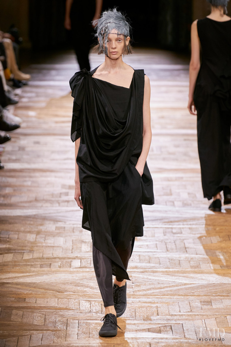 Yohji Yamamoto fashion show for Spring/Summer 2022