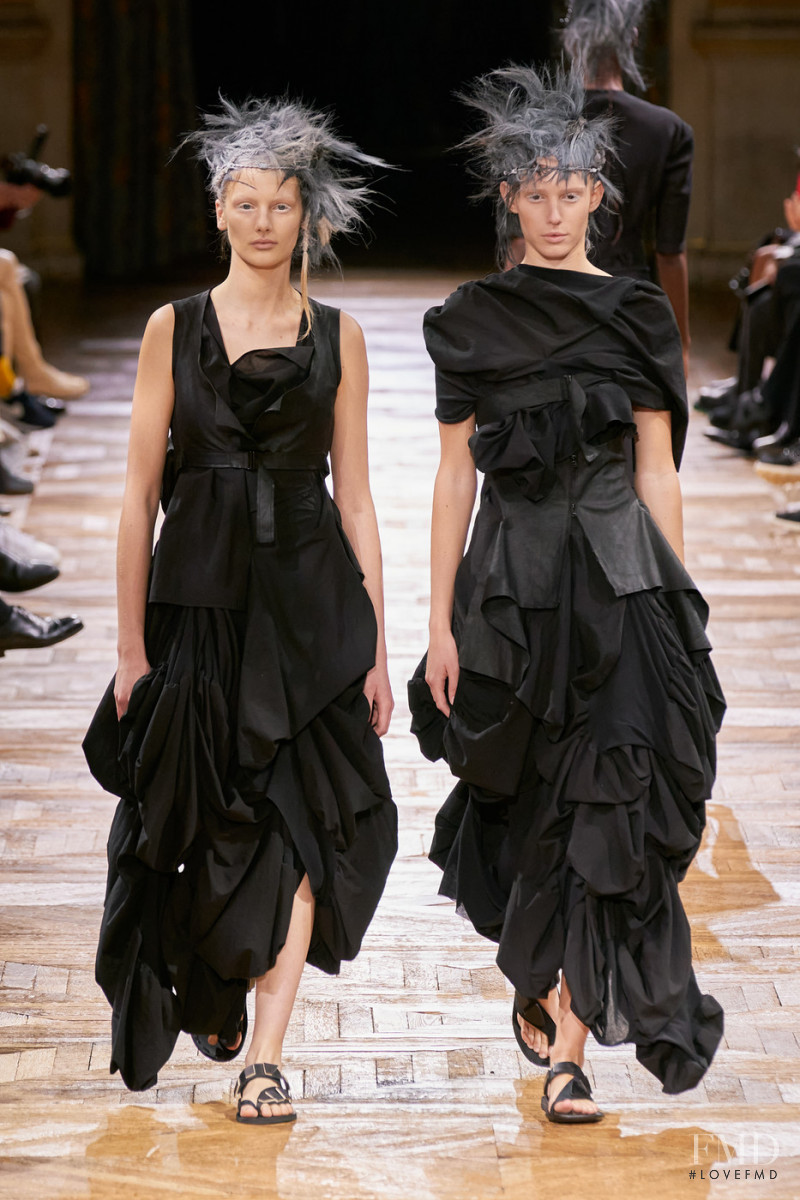 Yohji Yamamoto fashion show for Spring/Summer 2022