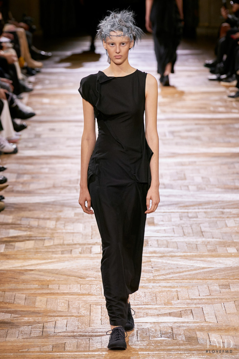 Yohji Yamamoto fashion show for Spring/Summer 2022