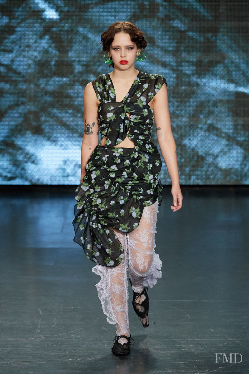 Yuhan Wang fashion show for Spring/Summer 2022