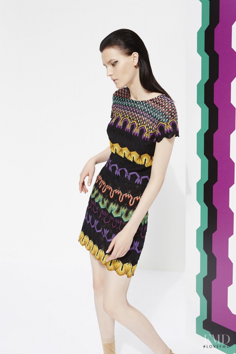 Katlin Aas featured in  the Missoni fashion show for Resort 2015