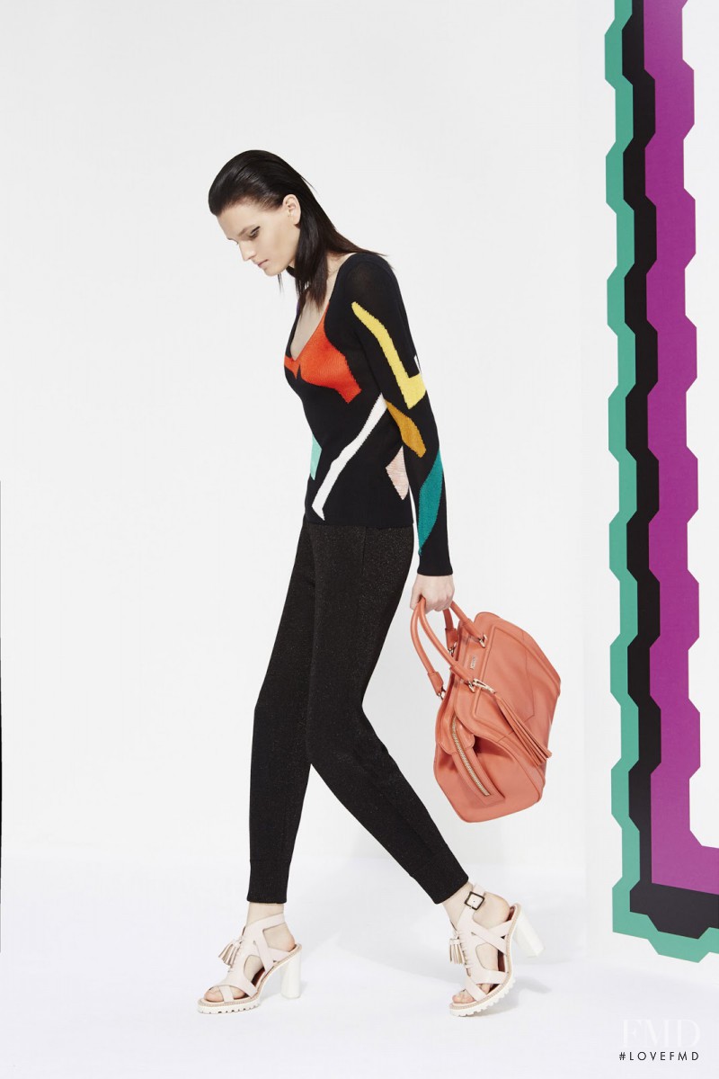 Katlin Aas featured in  the Missoni fashion show for Resort 2015