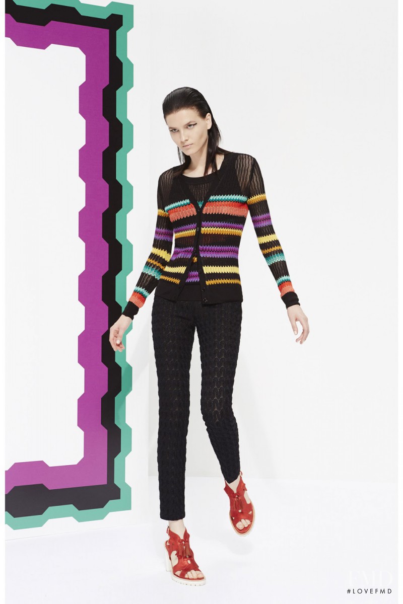 Katlin Aas featured in  the Missoni fashion show for Resort 2015