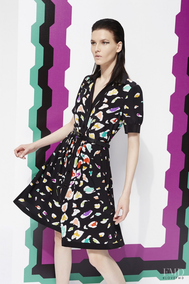 Katlin Aas featured in  the Missoni fashion show for Resort 2015