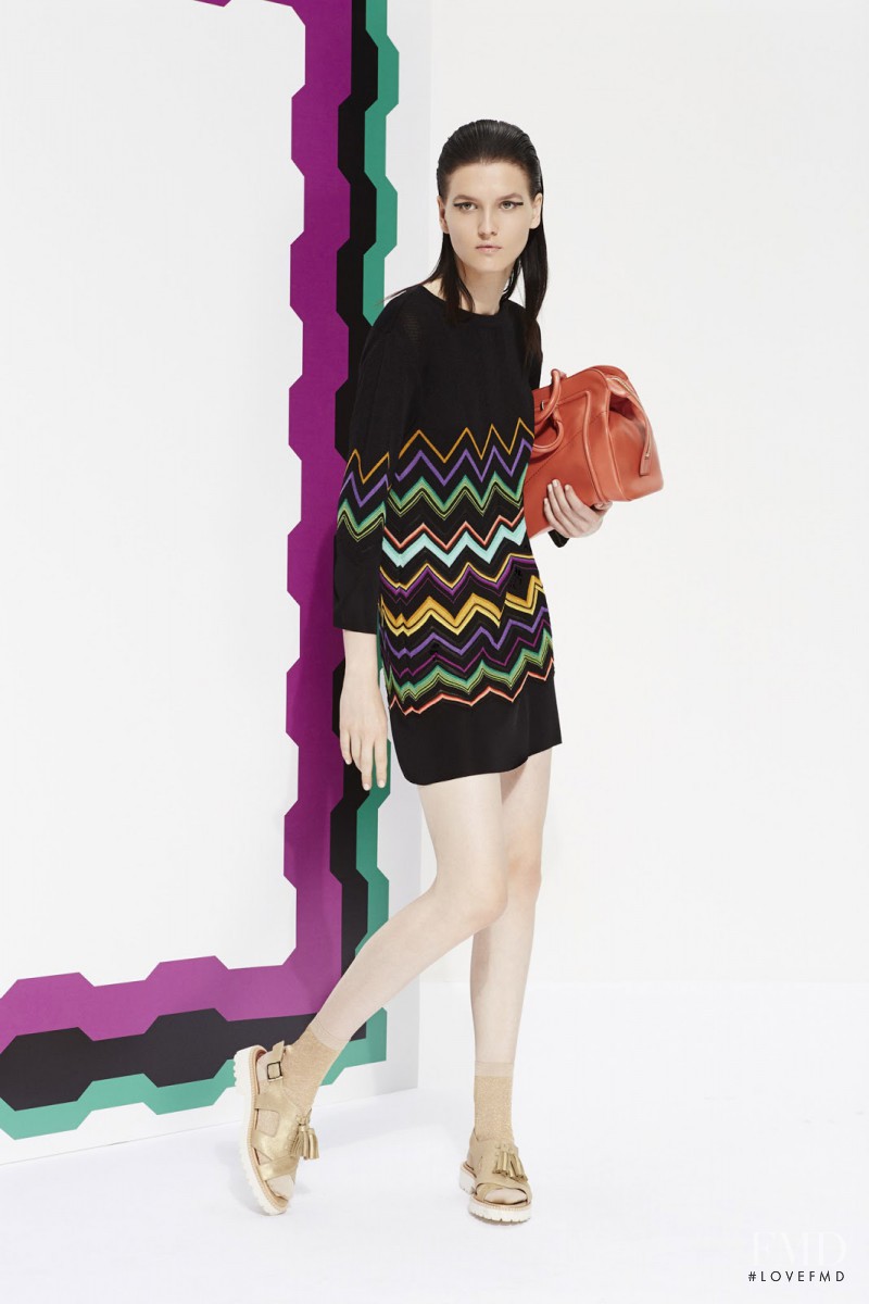 Katlin Aas featured in  the Missoni fashion show for Resort 2015