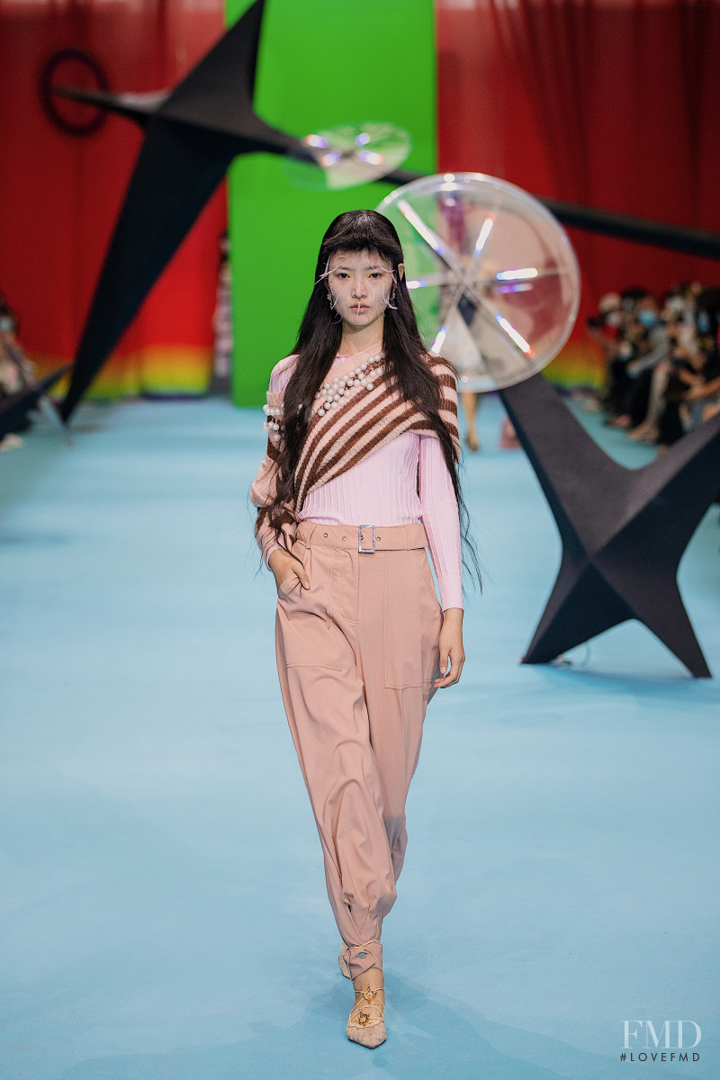 Louis Shengtao Chen fashion show for Spring/Summer 2022