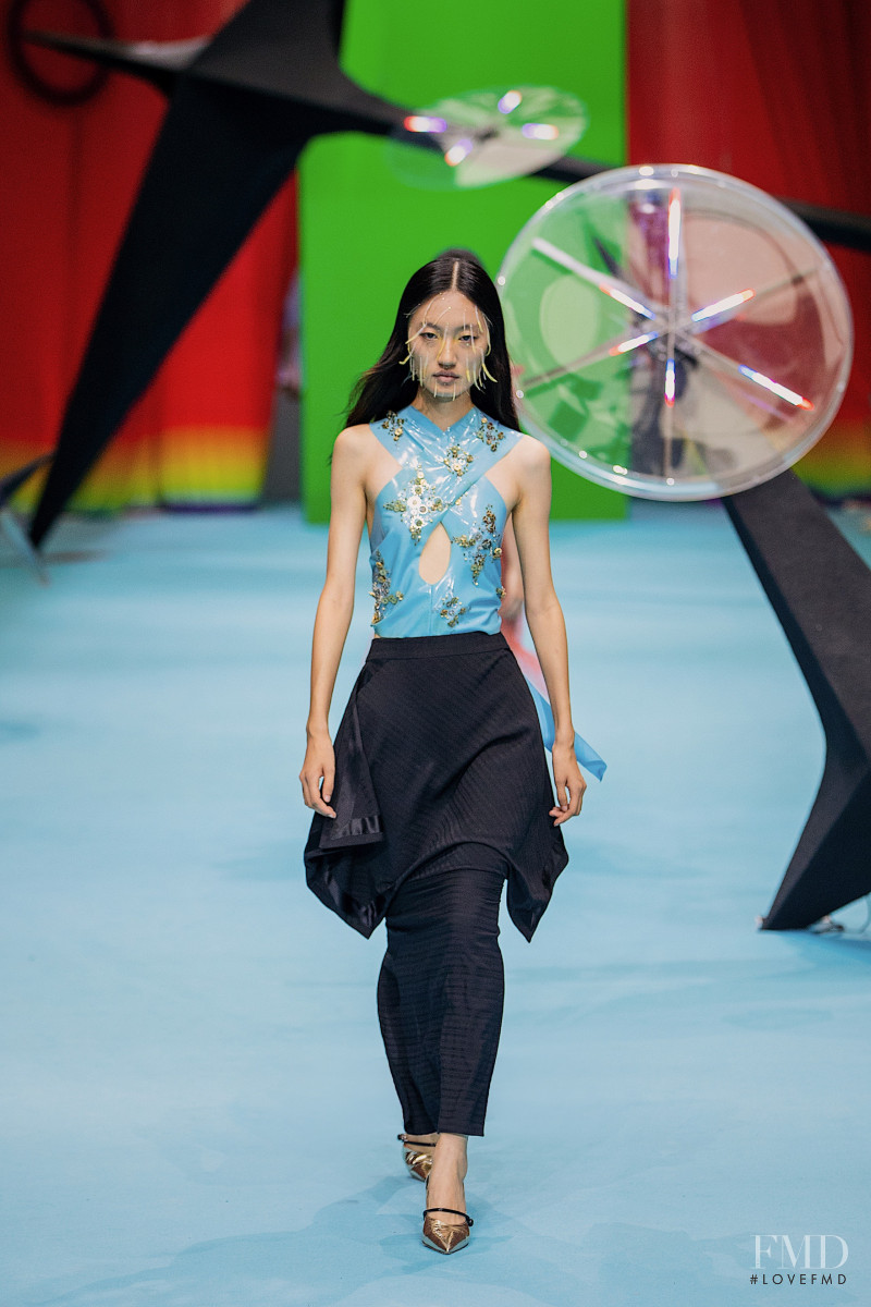 Louis Shengtao Chen fashion show for Spring/Summer 2022