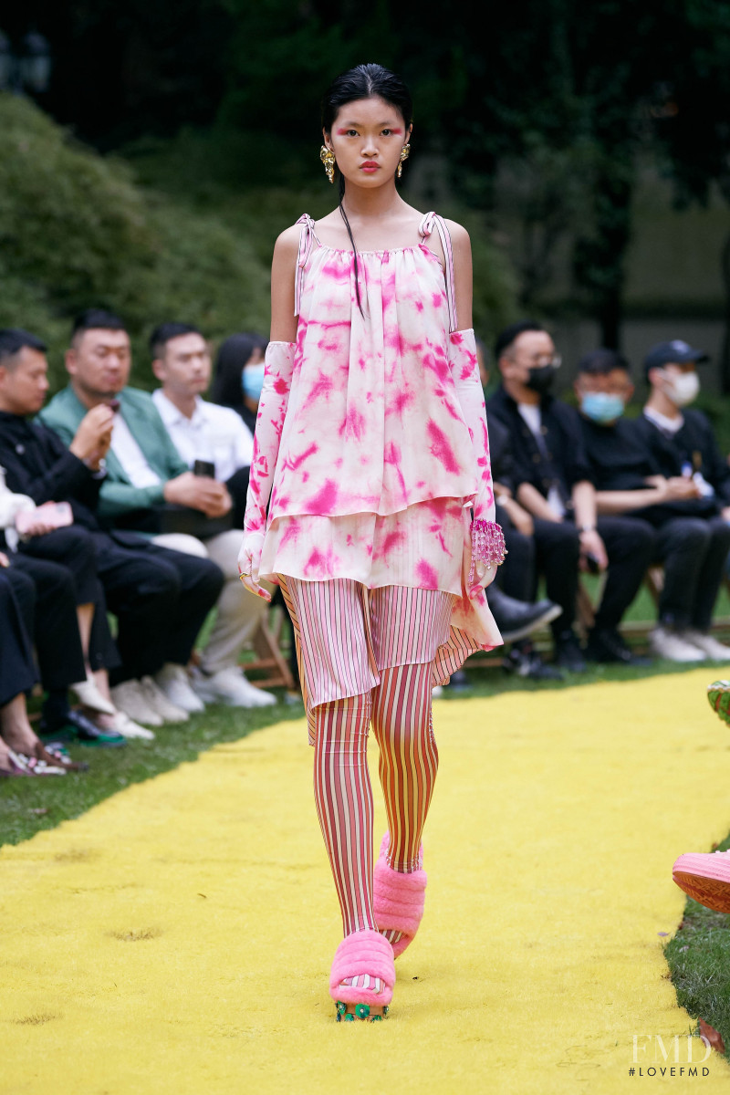 Shuting Qiu fashion show for Spring/Summer 2022