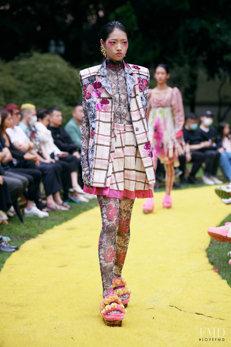 Shuting Qiu fashion show for Spring/Summer 2022