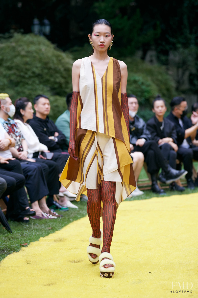 Shuting Qiu fashion show for Spring/Summer 2022