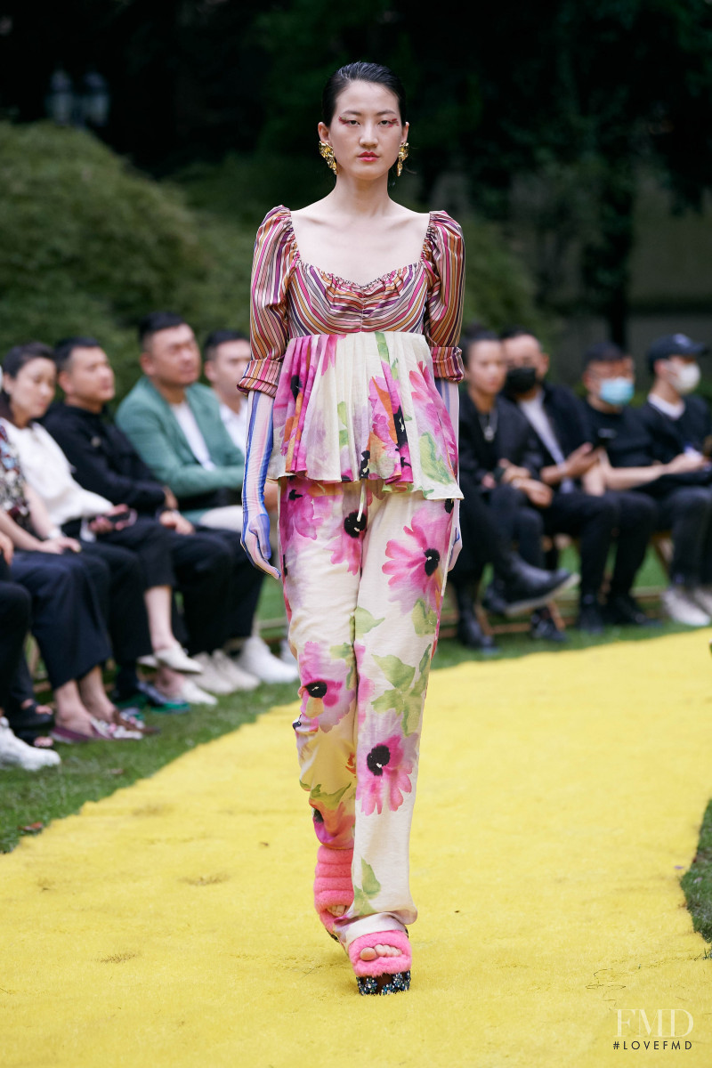 Shuting Qiu fashion show for Spring/Summer 2022