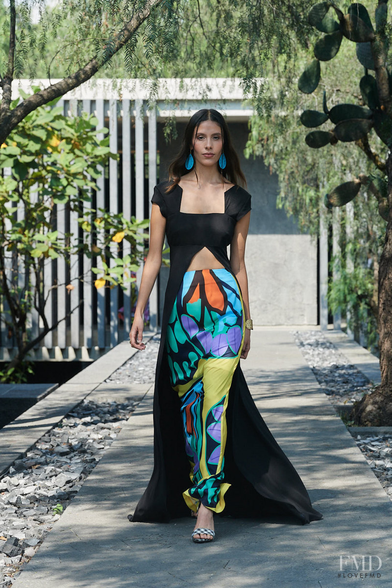 Iliana Ruiz featured in  the Lydia Lavin fashion show for Resort 2022