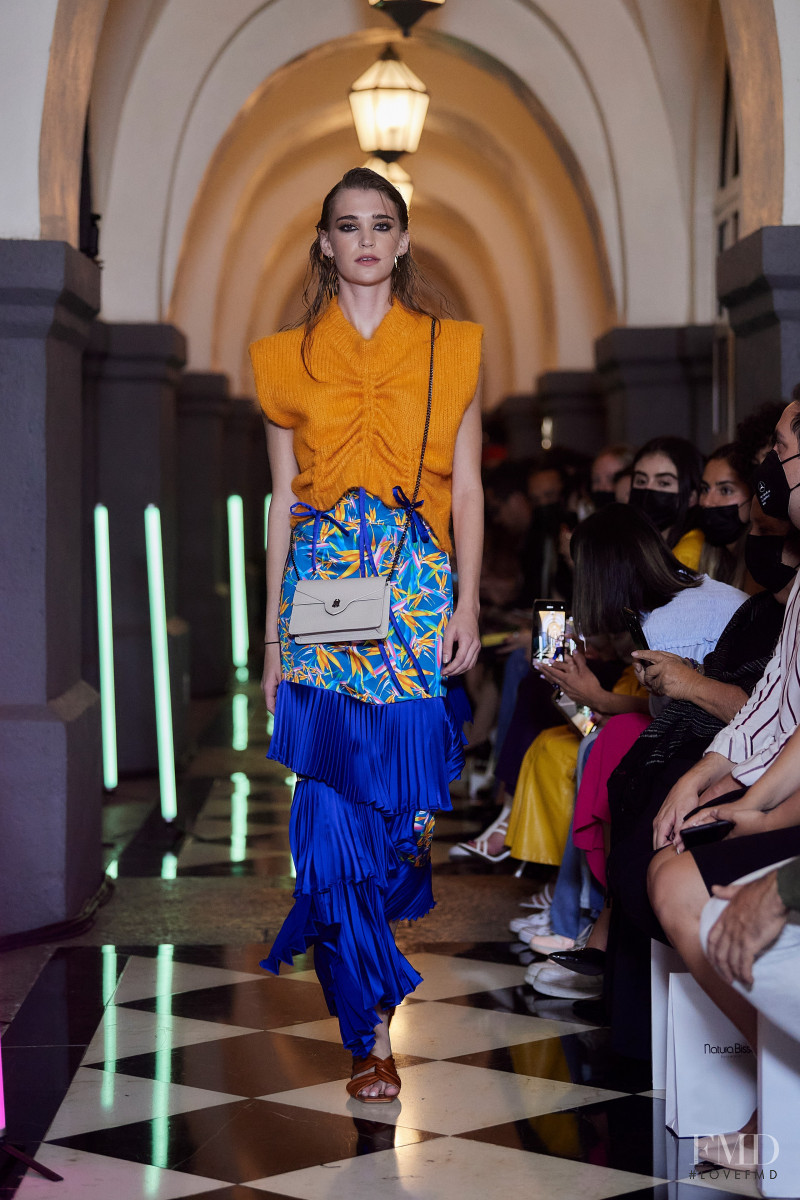 Alexia Ulibarri fashion show for Spring/Summer 2022