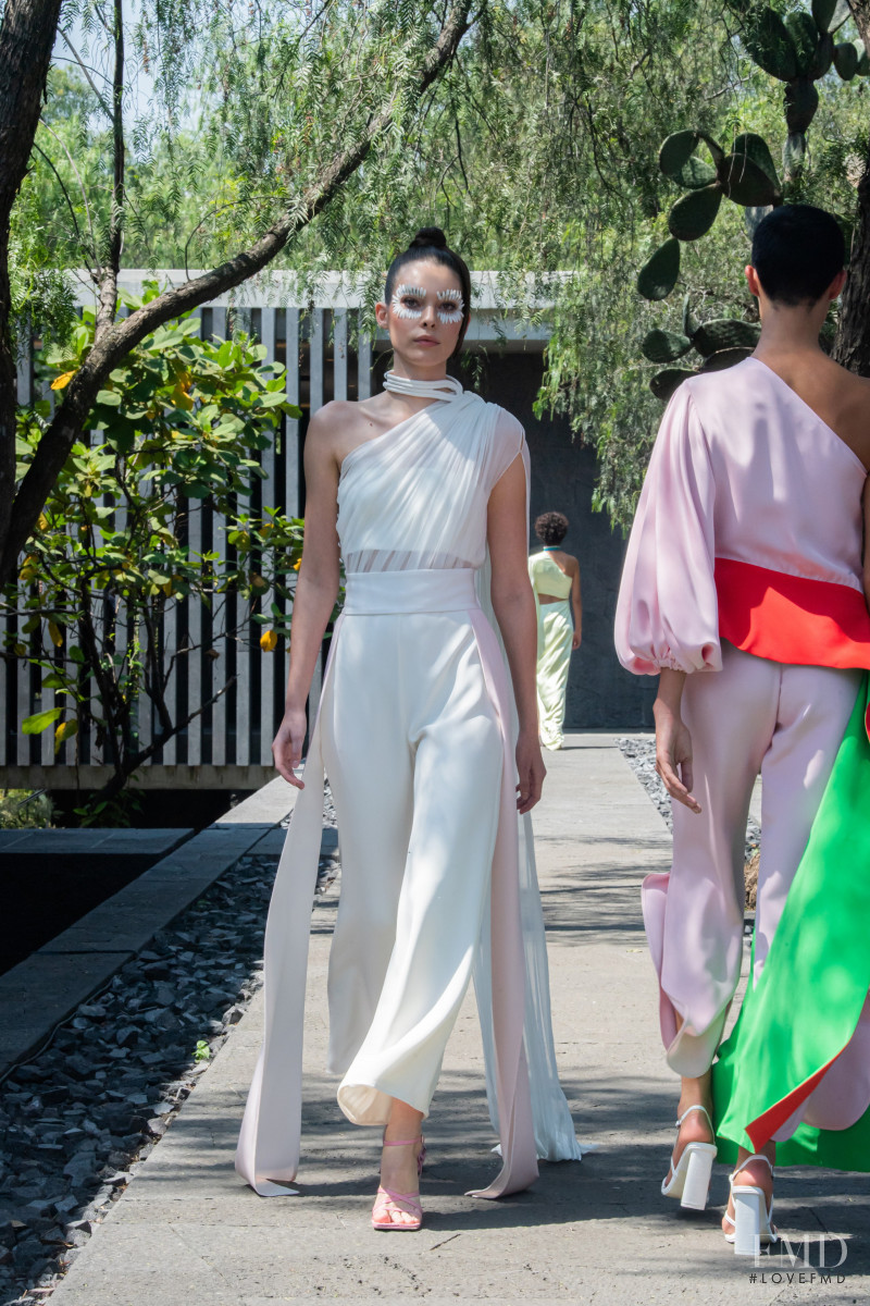 Kris Goyri fashion show for Spring/Summer 2022