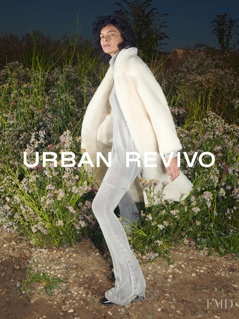 Jess Cole featured in  the Urban Revivo advertisement for Winter 2019