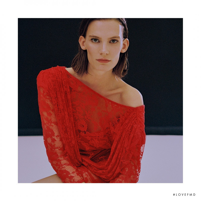 Lena Hardt featured in  the Uterque advertisement for Autumn/Winter 2020