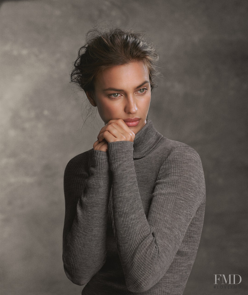 Irina Shayk featured in  the Intimissimi Ultralight with Cashmere advertisement for Winter 2018