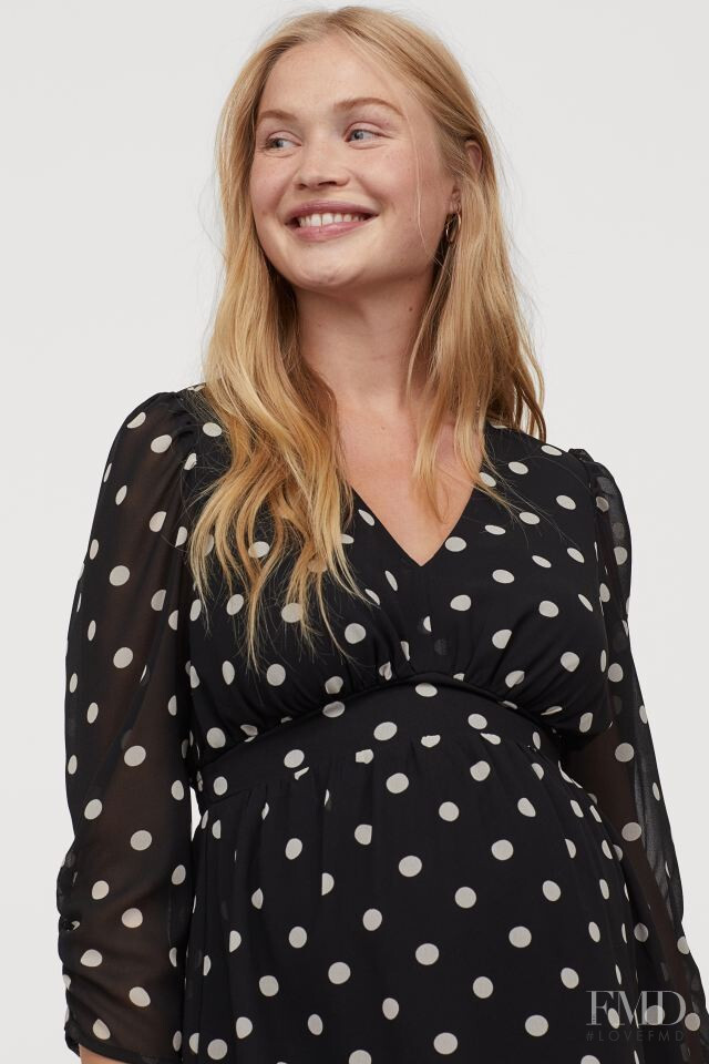 Camilla Forchhammer Christensen featured in  the H&M Maternity Wear catalogue for Autumn/Winter 2020