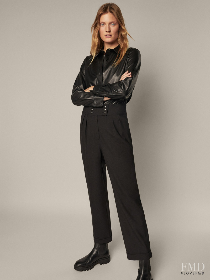 Constance Jablonski featured in  the Massimo Dutti catalogue for Pre-Fall 2021