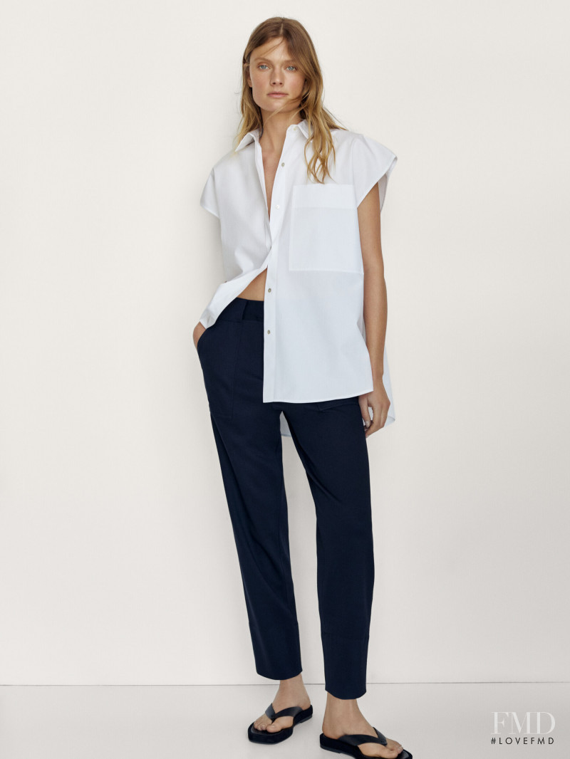 Constance Jablonski featured in  the Massimo Dutti catalogue for Pre-Fall 2021