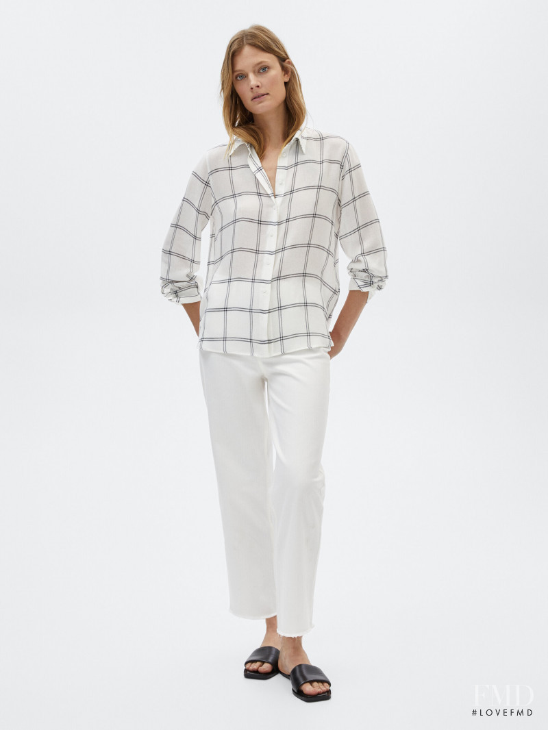 Constance Jablonski featured in  the Massimo Dutti catalogue for Pre-Fall 2021