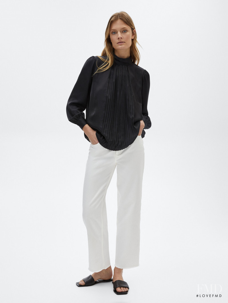 Constance Jablonski featured in  the Massimo Dutti catalogue for Pre-Fall 2021