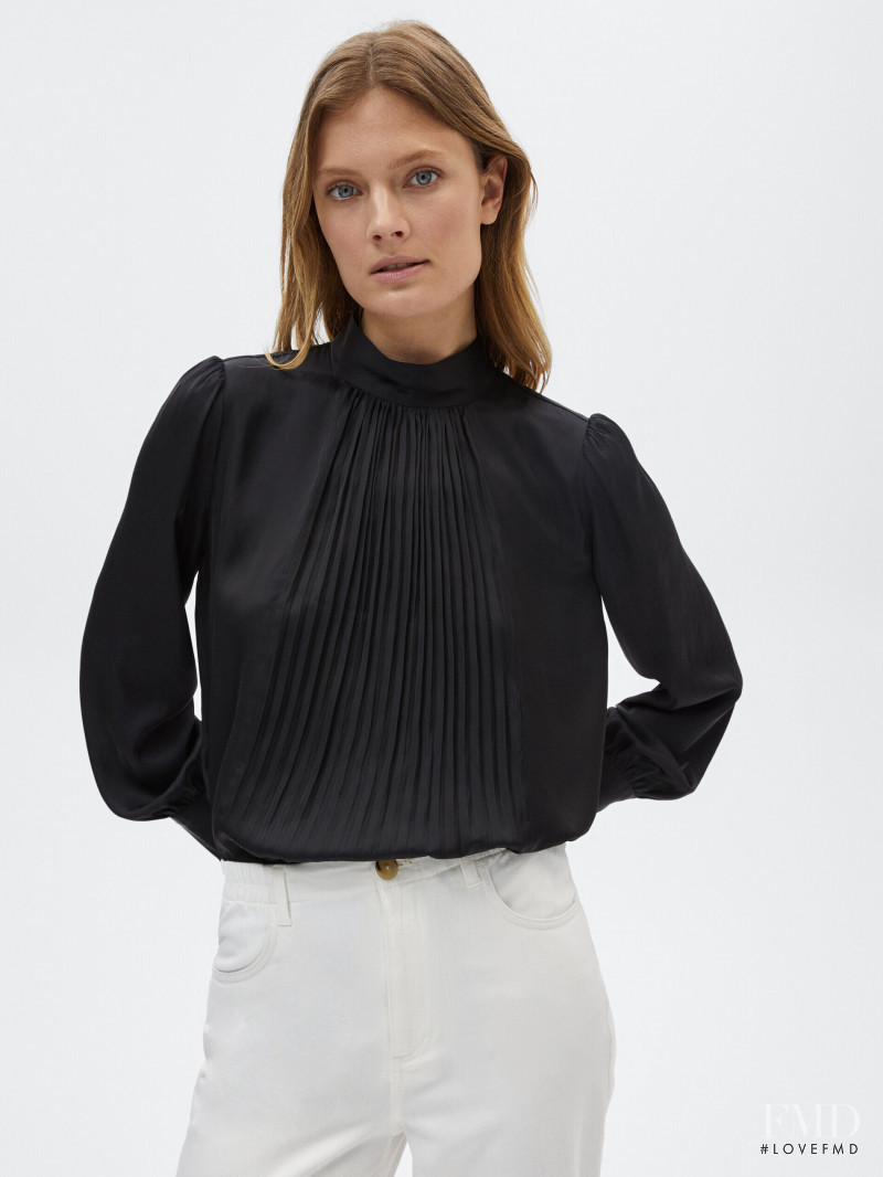 Constance Jablonski featured in  the Massimo Dutti catalogue for Pre-Fall 2021