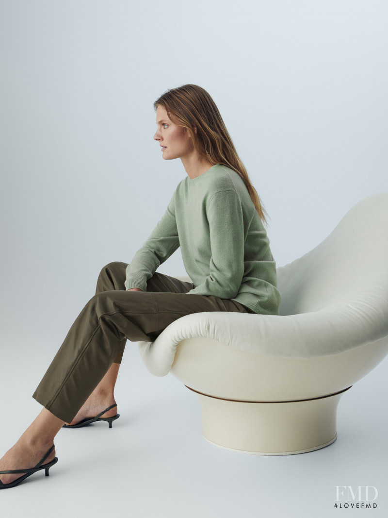 Constance Jablonski featured in  the Massimo Dutti catalogue for Pre-Fall 2021