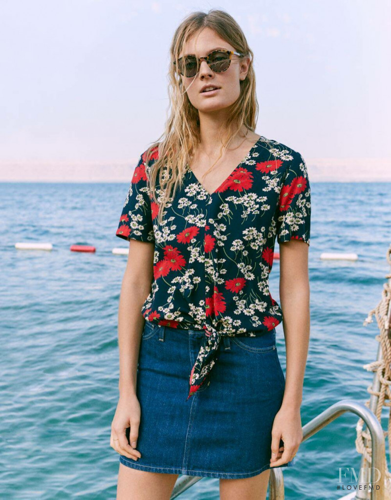 Constance Jablonski featured in  the Madewell Looks We Love lookbook for Spring 2019