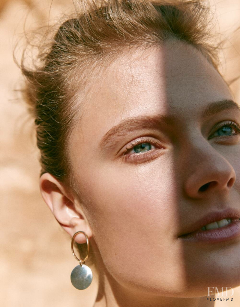 Constance Jablonski featured in  the Madewell Looks We Love lookbook for Spring 2019