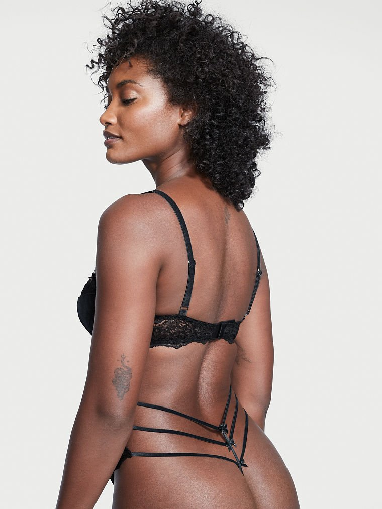 Melodie Monrose featured in  the Victoria\'s Secret catalogue for Winter 2021