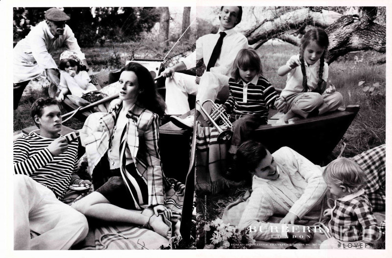 Karen Elson featured in  the Burberry advertisement for Spring/Summer 2005