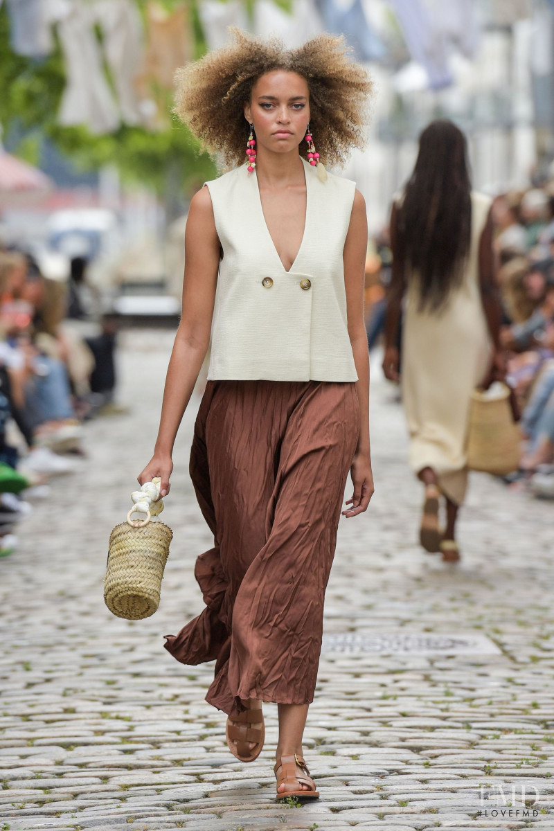 Lovechild 1979 fashion show for Spring/Summer 2022