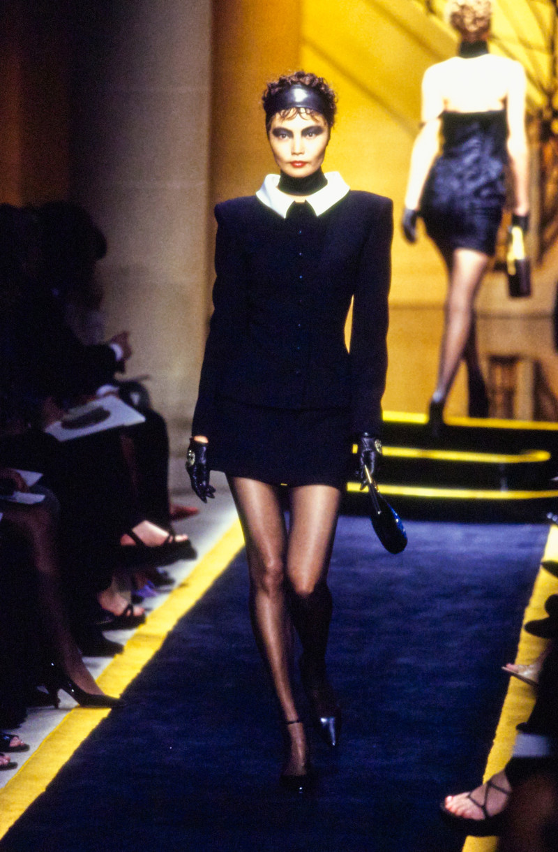 Atelier Versace fashion show for Autumn/Winter 1997