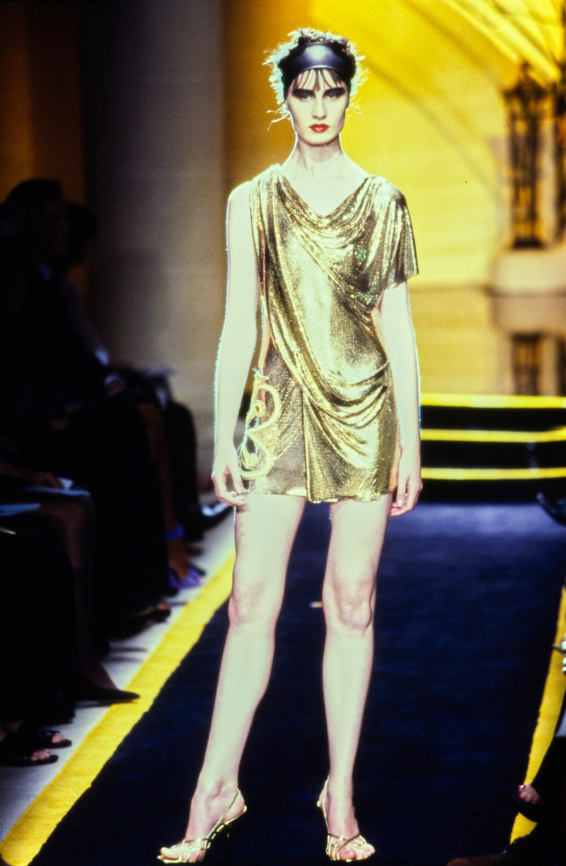 Atelier Versace fashion show for Autumn/Winter 1997