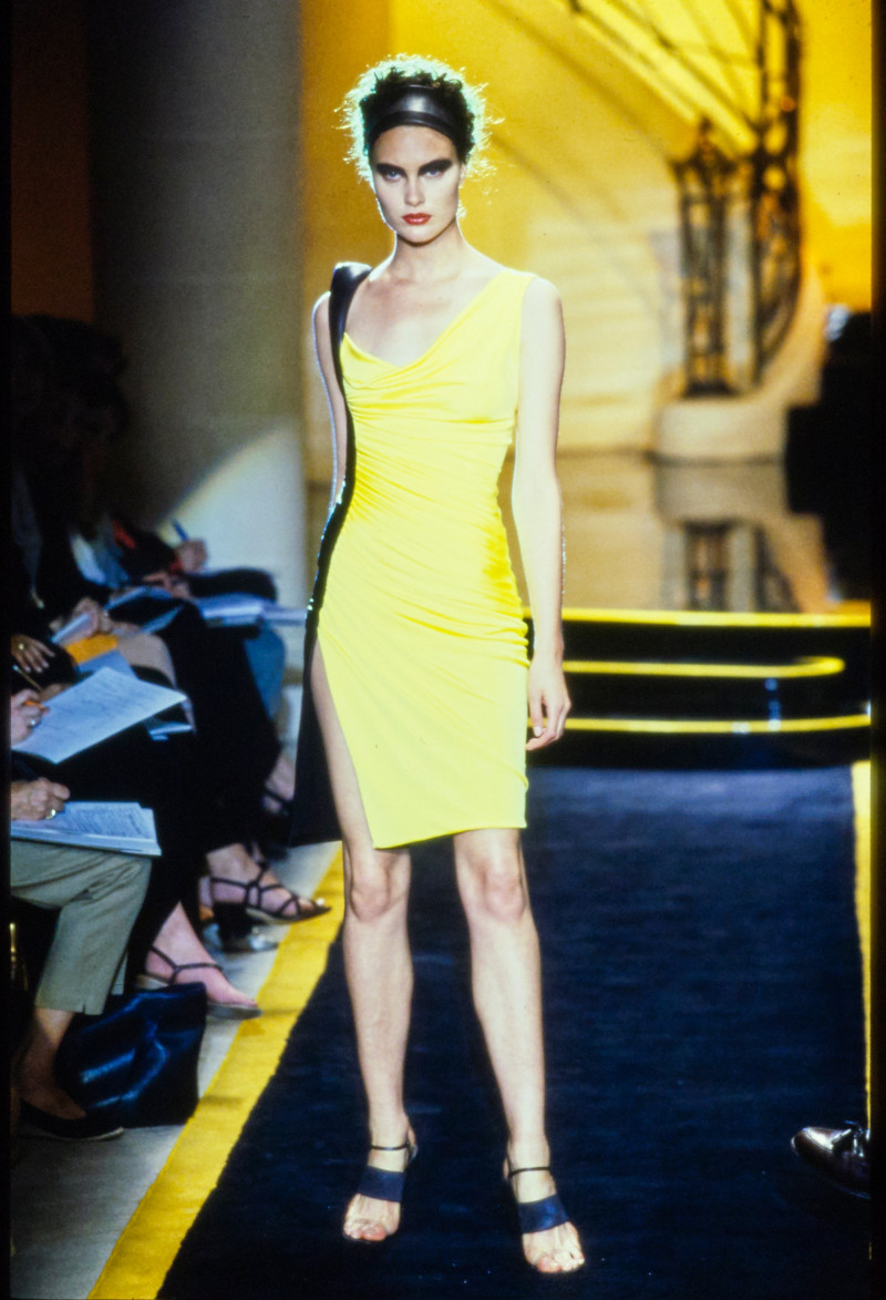 Atelier Versace fashion show for Autumn/Winter 1997