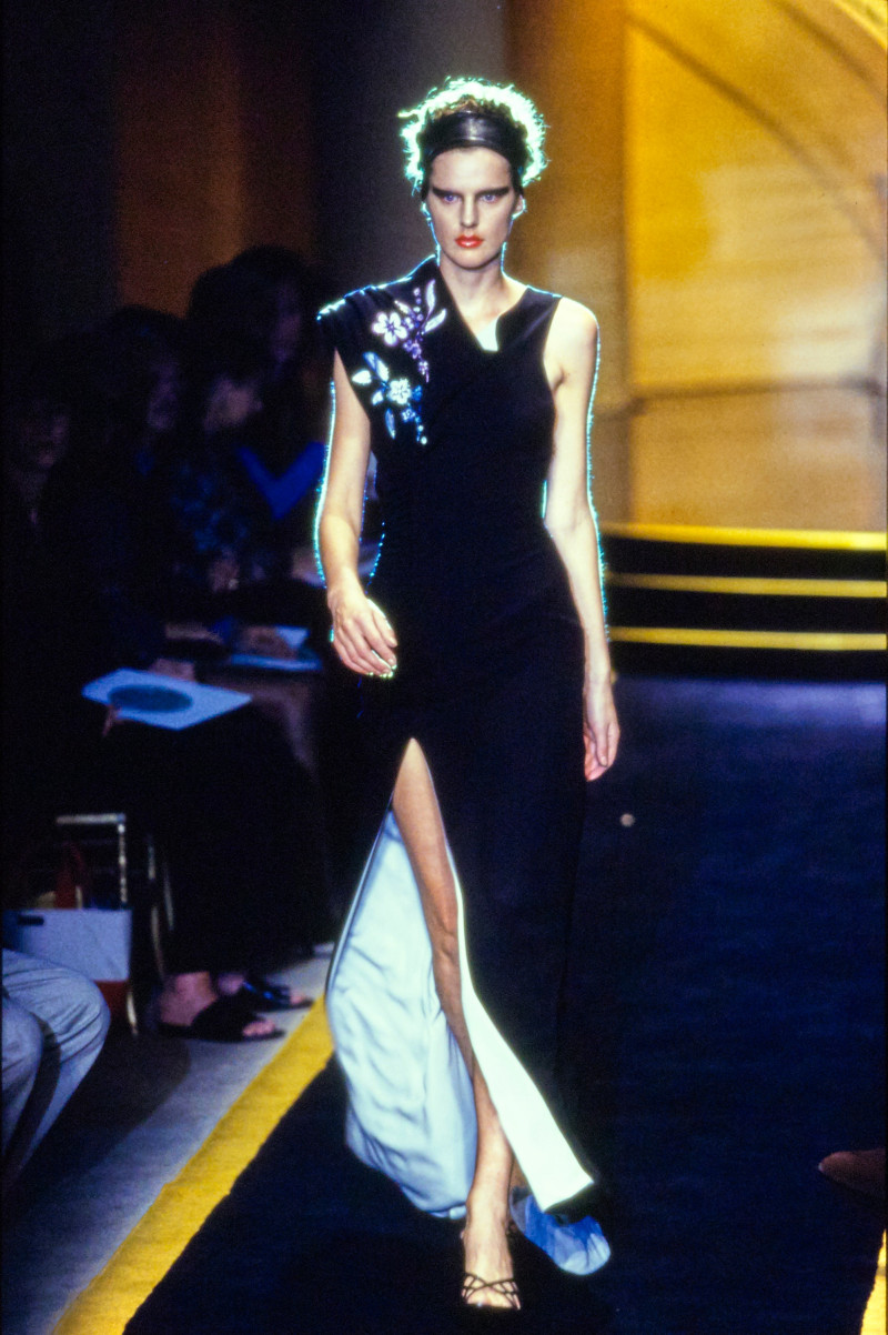 Atelier Versace fashion show for Autumn/Winter 1997