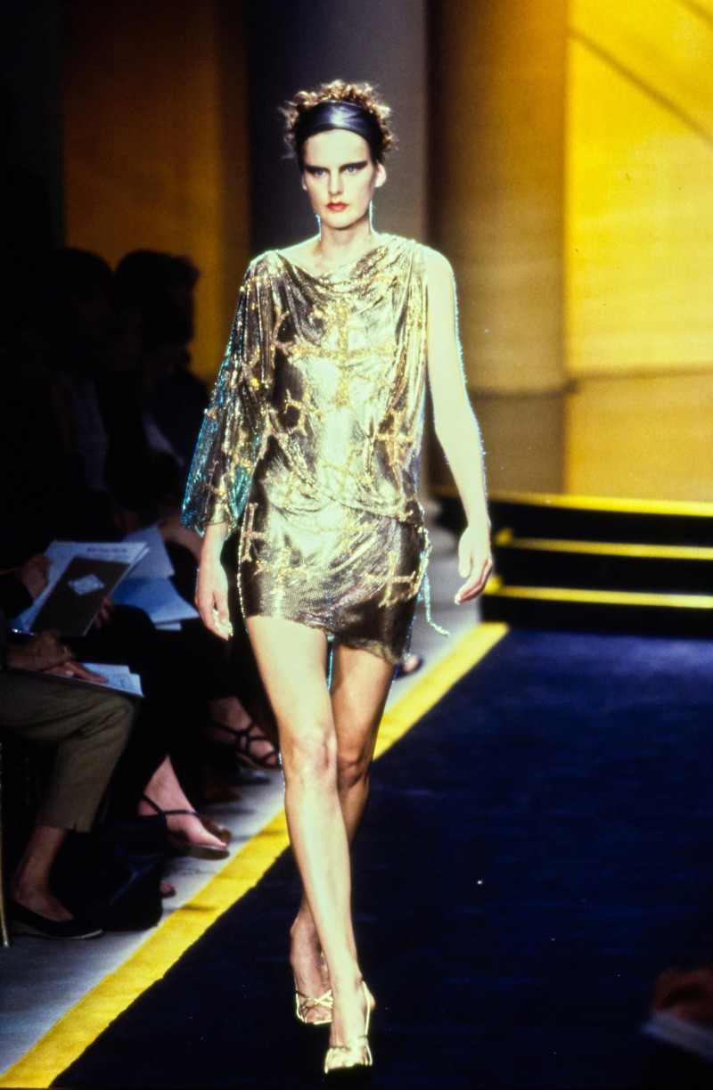 Atelier Versace fashion show for Autumn/Winter 1997