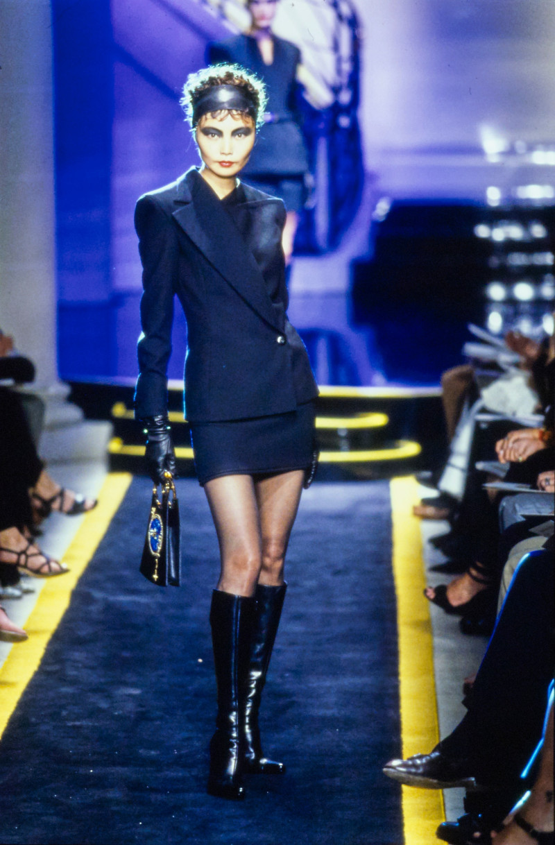 Atelier Versace fashion show for Autumn/Winter 1997