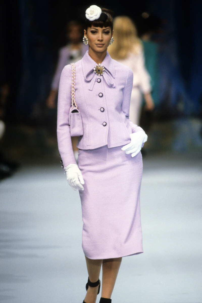 Christy Turlington featured in  the Chanel fashion show for Spring/Summer 1992