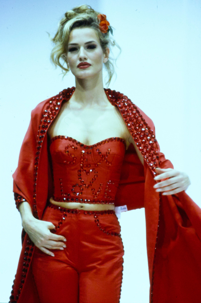 Karen Mulder featured in  the Dolce & Gabbana fashion show for Spring/Summer 1992