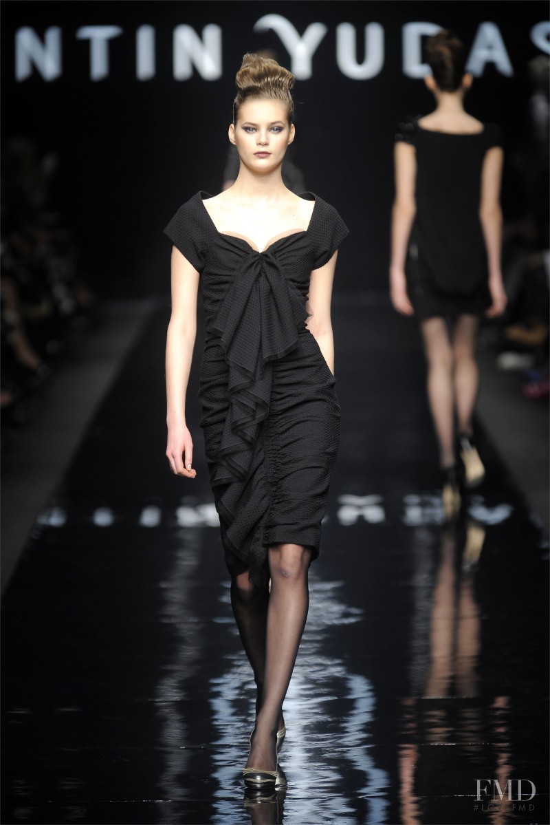 Valentin Yudashkin fashion show for Autumn/Winter 2009